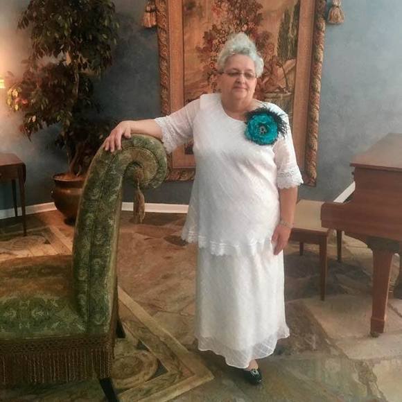 Meet your Posher, Sandra - Picture 1 of 1